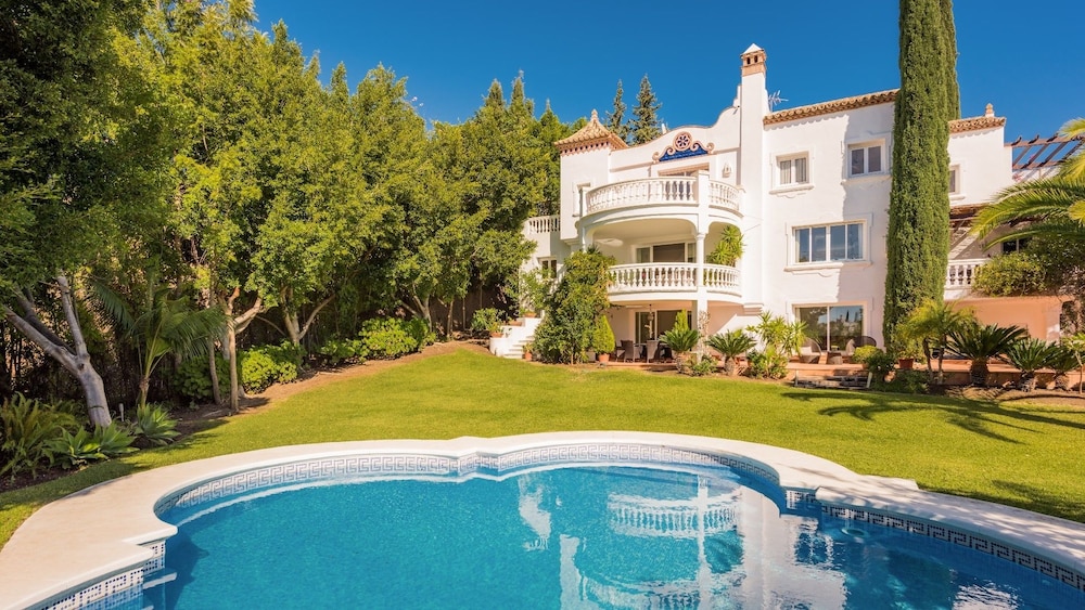 Villa Soraya — 4-Star Luxury Hotel in Benahavis, Spain