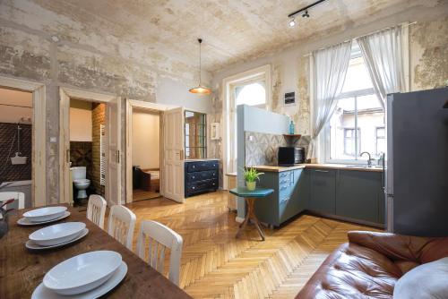 BudapeStayz Weiner Apartments — 4-Star Luxury Hotel in Budapest, Hungary