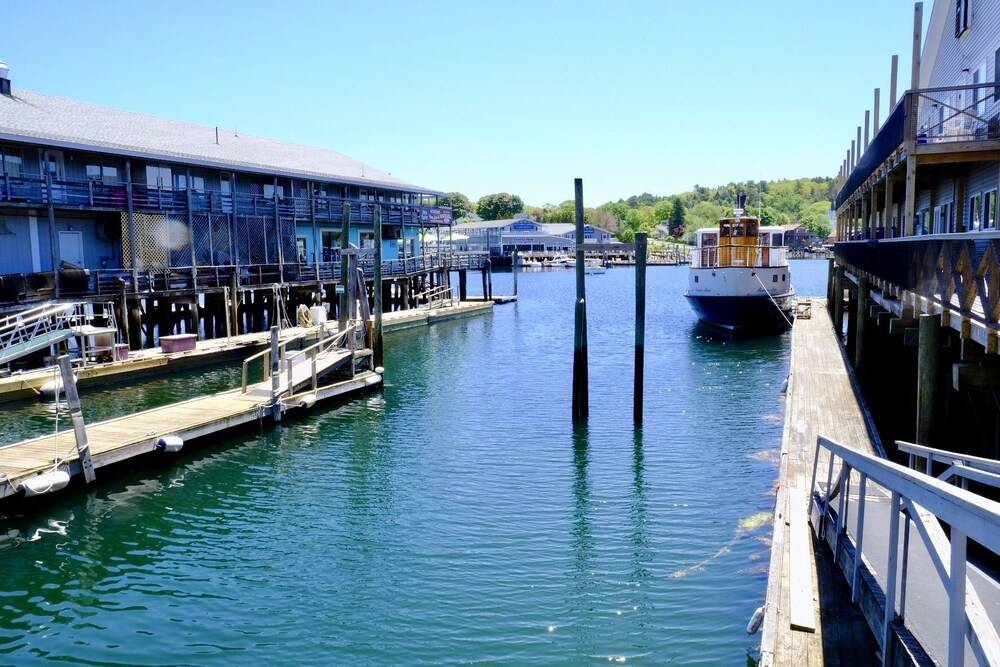 Fishermans Wharf Inn - photo 21