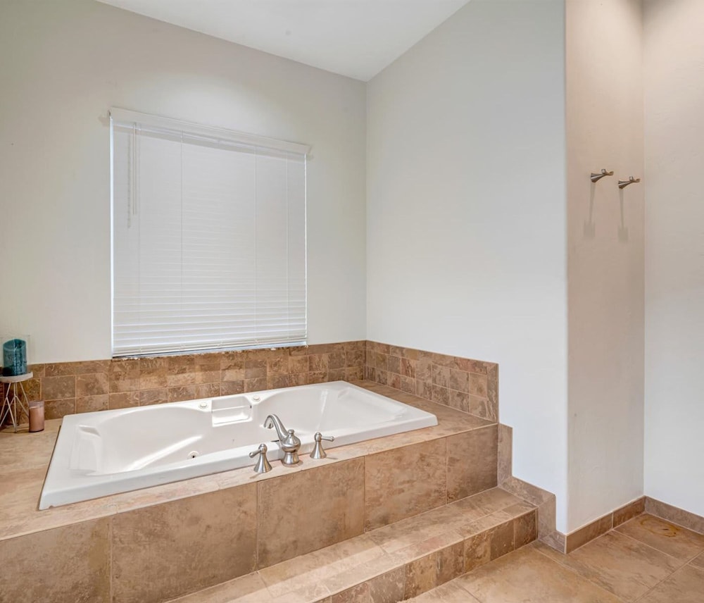 Siesta Key Marvel Pool SPA Deeded Beach Access - photo 107