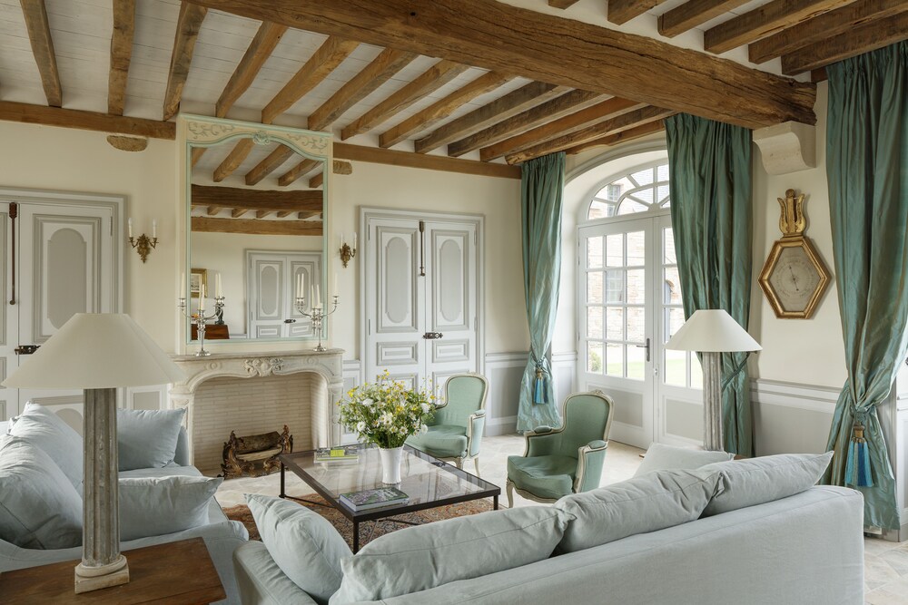 Le Manoir de Ravenoville — 4-Star Luxury Hotel in Sainte-Mere-Eglise, France