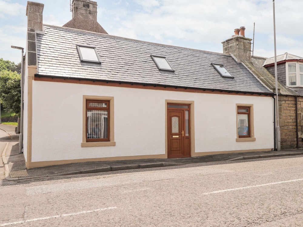 Corner Cottage — 4-Star Luxury Hotel in Buckie, United Kingdom