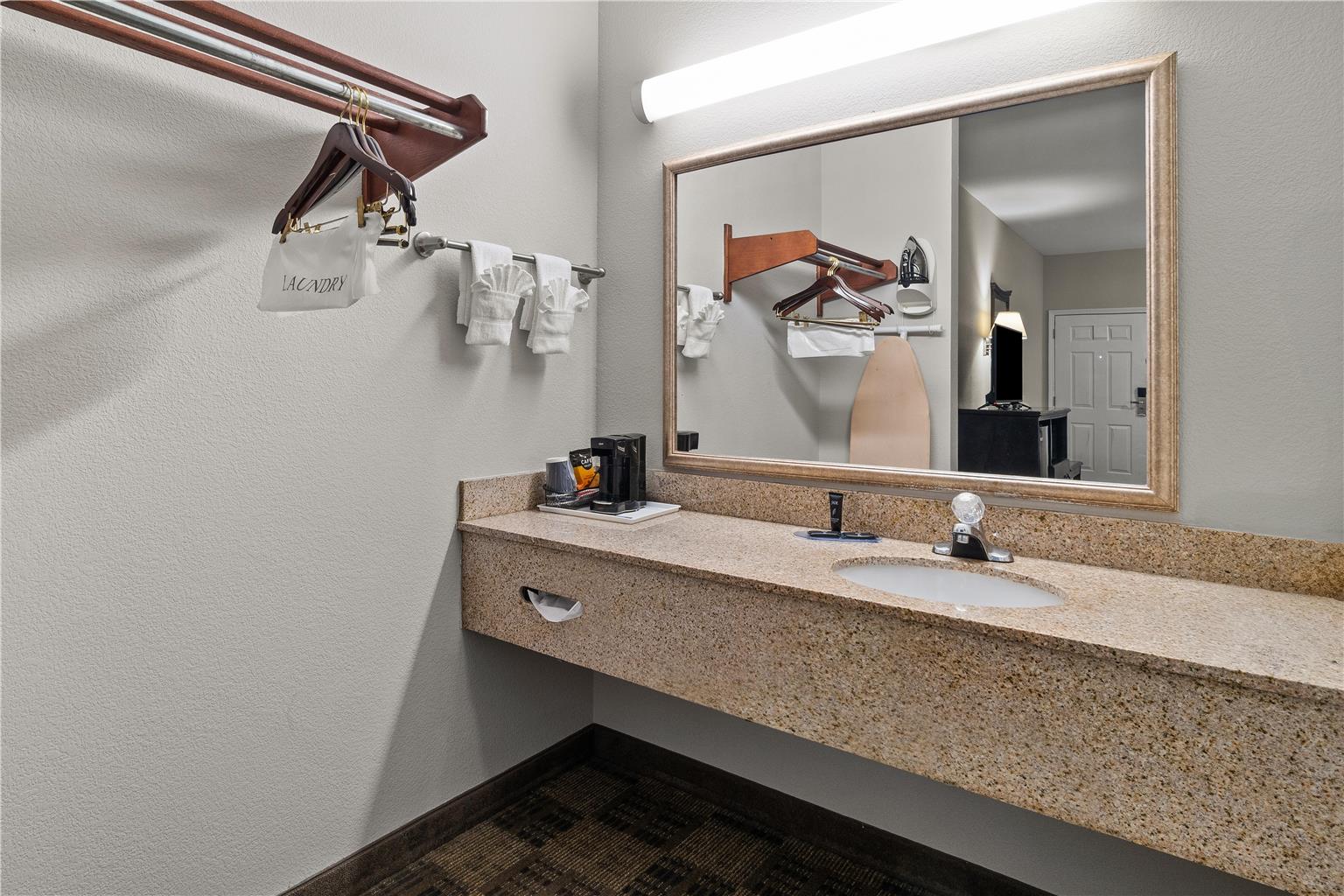 Americas Best Value Inn Byhalia - photo 20