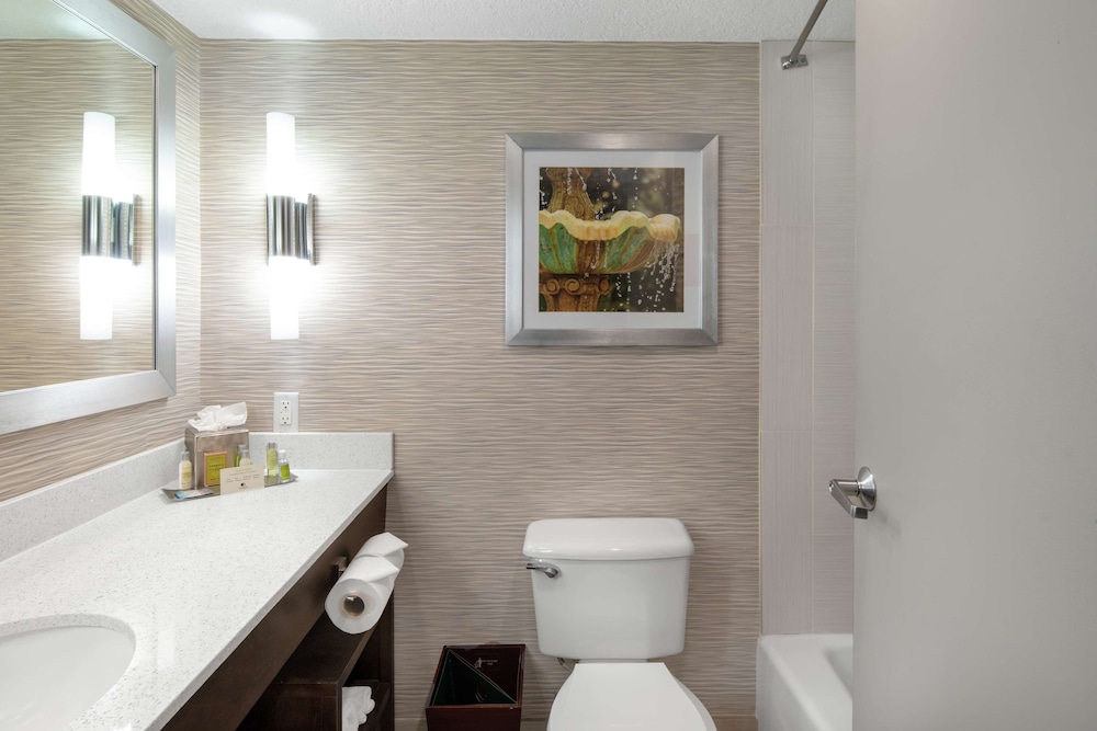 DoubleTree by Hilton Hotel Jacksonville Airport - photo 10