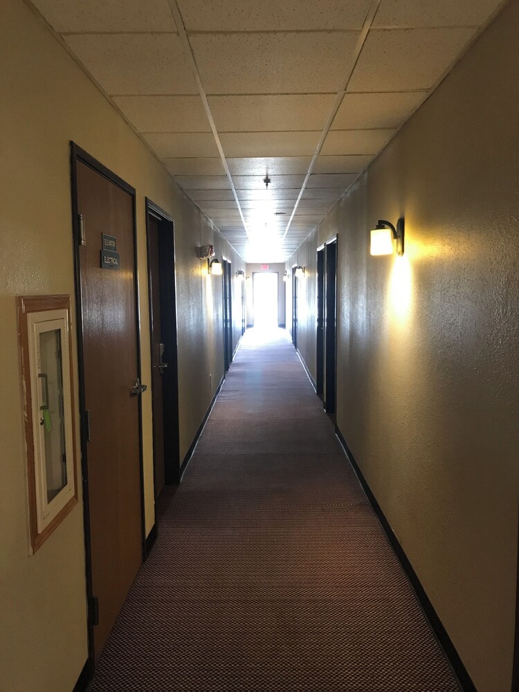 Chadron Inn & Suites - photo 19