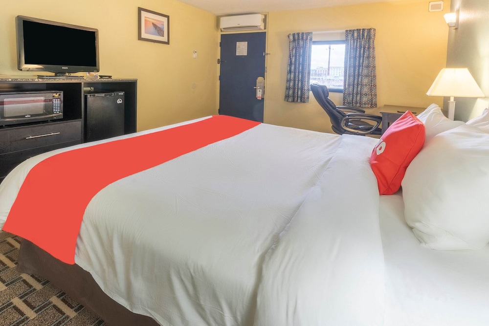 OYO Hotel Knoxville TN Cedar Bluff I 40 - photo 16