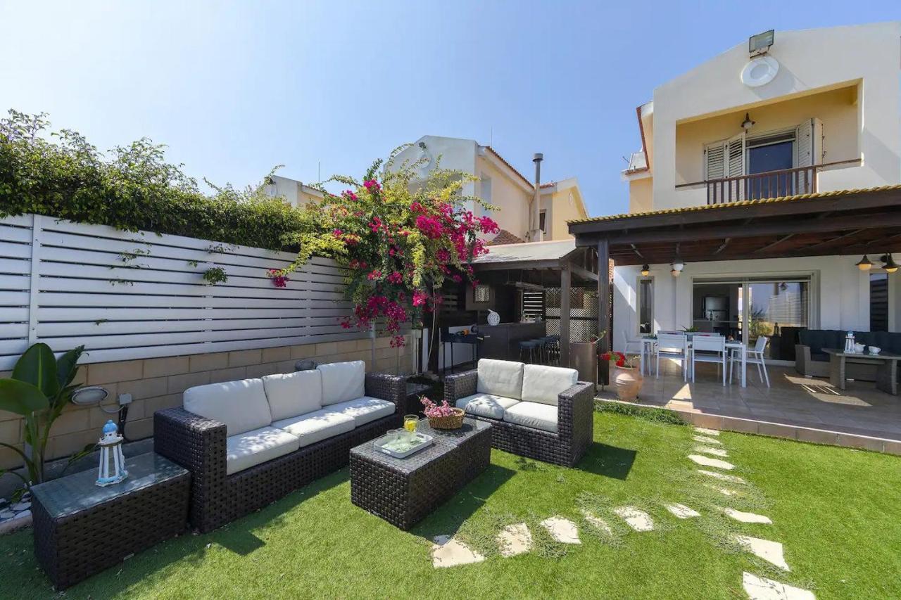 Beachfront Villa Carpe Diem