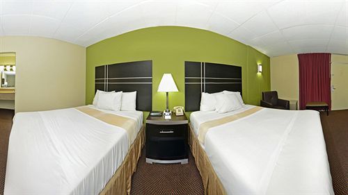 Days Inn by Wyndham Oil City Conference Center - photo 6