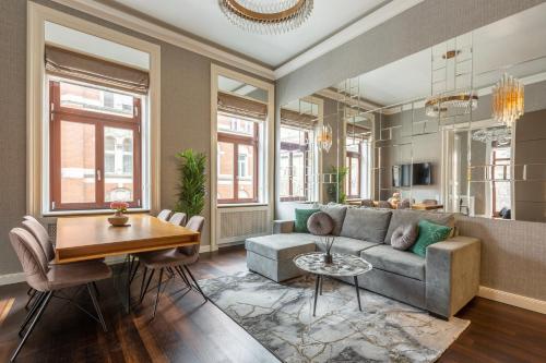 Luxury Apartment With Balcony next to the New York Café — 4-Star Luxury Hotel in Budapest, Hungary