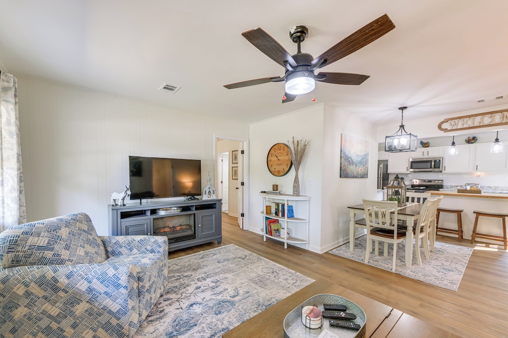 Walk To Dtwn Pine Mountain Quiet Cottage W Yard 22273897 — Pine Mountain