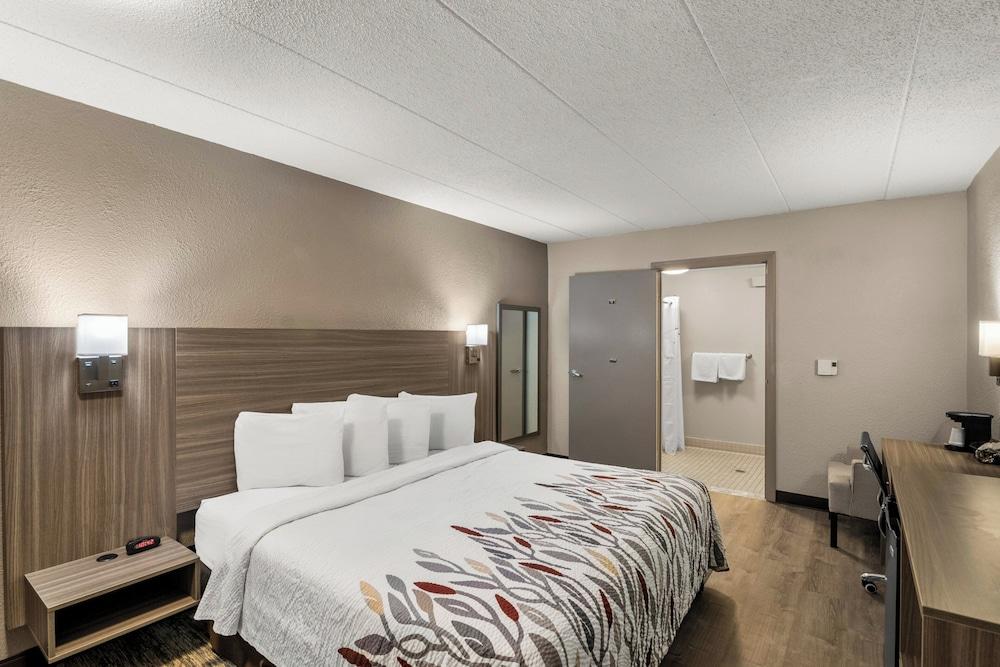 Red Roof Inn Enfield - photo 11