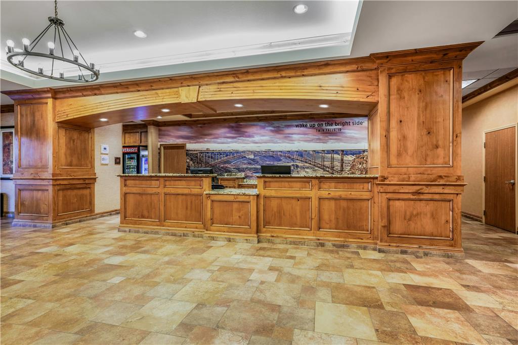 La Quinta Inn & Suites by Wyndham Twin Falls - photo 4