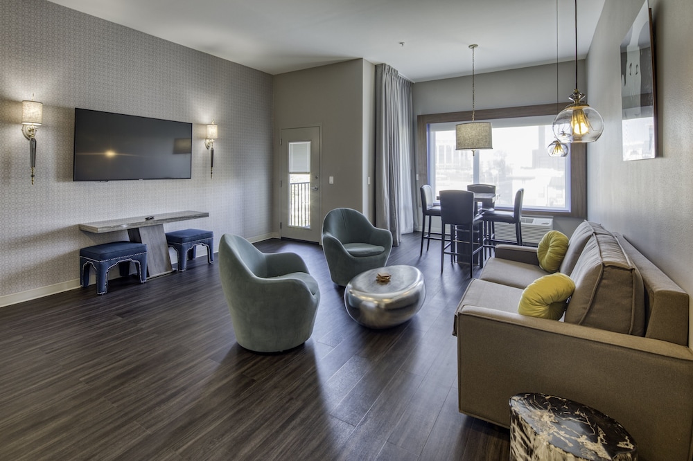 Holiday Inn Express & Suites Charlotte South End by IHG - photo 35