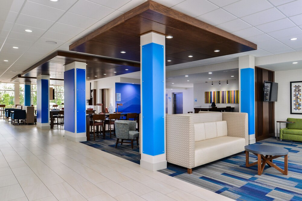 Holiday Inn Express & Suites Siloam Springs by IHG - photo 37