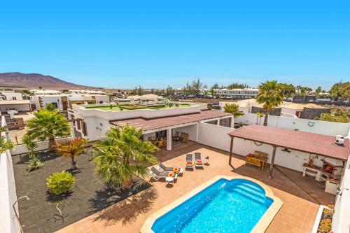 Shaula in Playa Blanca, Spain