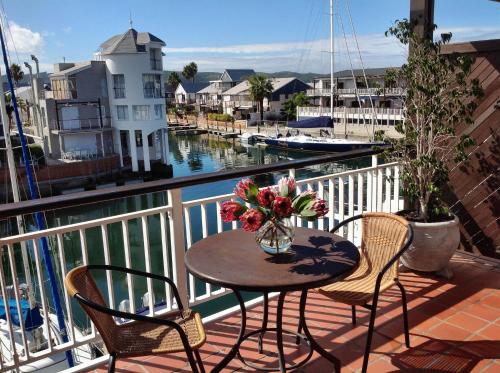 Waterfront 15 Quay West — 4-Star Luxury Hotel in Knysna, South Africa