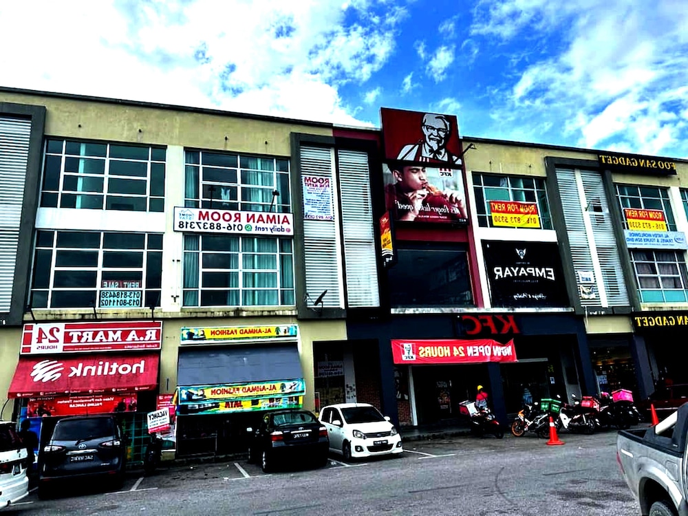 Spot On 90777 Aiman Room - last minute hotel in Kuching