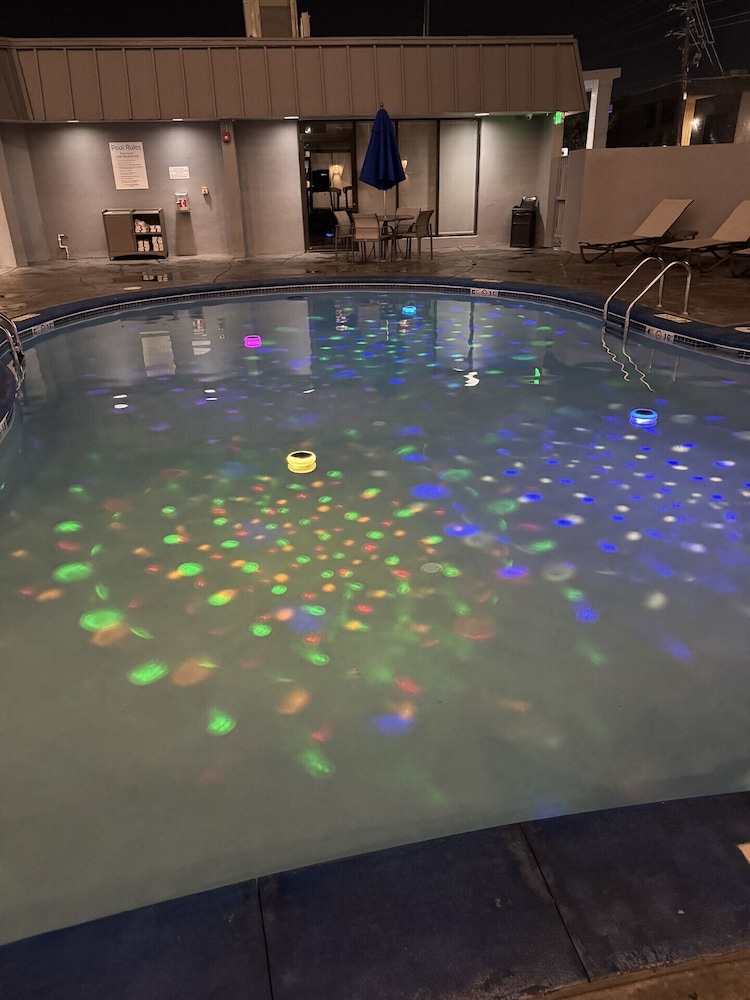 Holiday Inn Express Denver Central North by IHG - photo 32