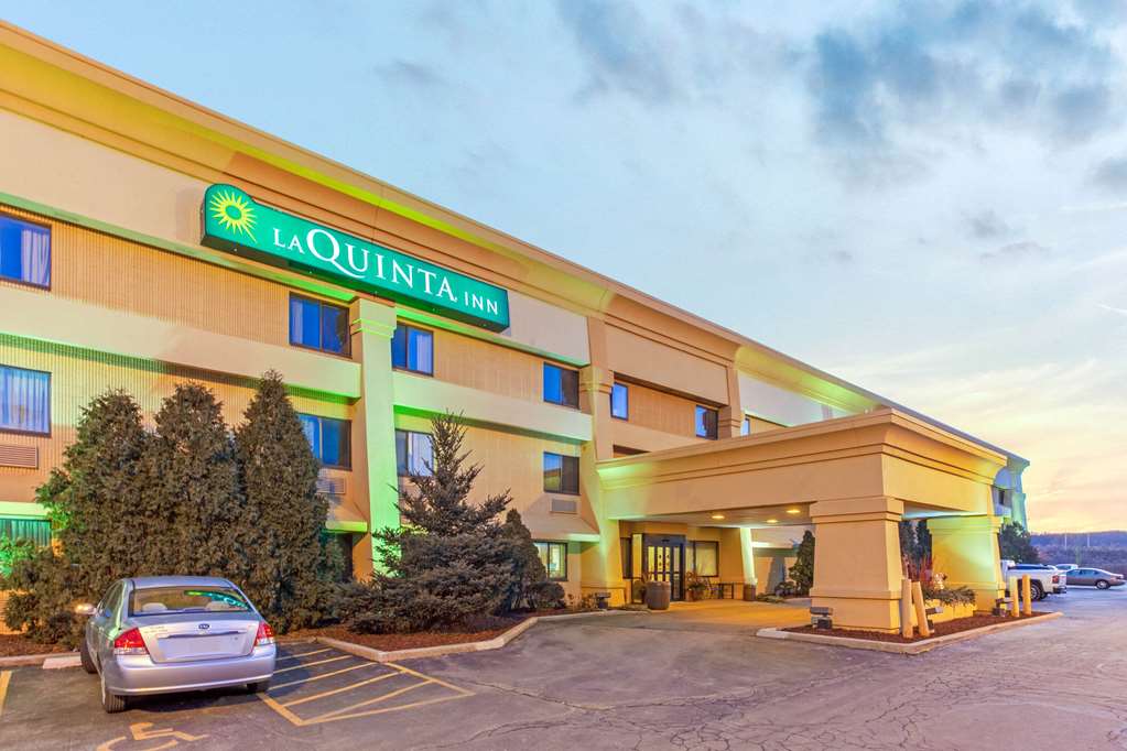 La Quinta Inn by Wyndham Milwaukee Airport Oak Creek - photo 4