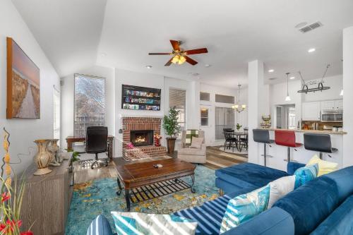 Frisco Escape Oasis Home w Spa — 4-Star Luxury Hotel in Frisco, United States