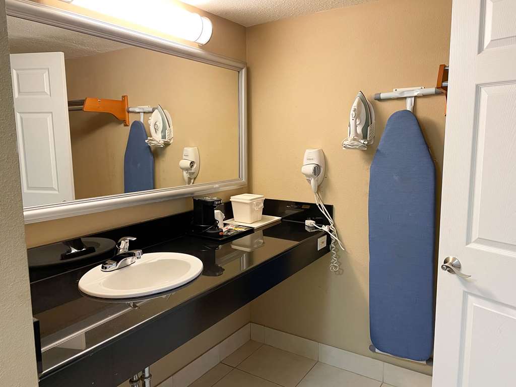 Studio 6 Suites North Richland Hills TX - photo 20