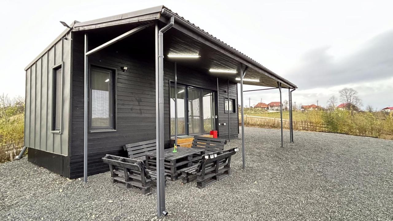 Ateta Tiny House — 4-Star Luxury Hotel in Dealu Mare, Romania