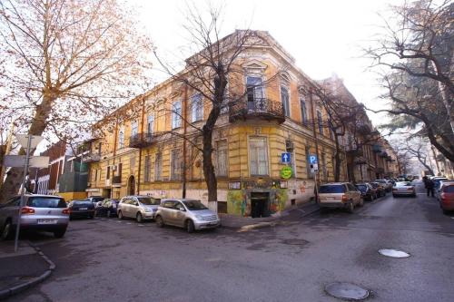 Wehost Loft next to the Freedom Square
