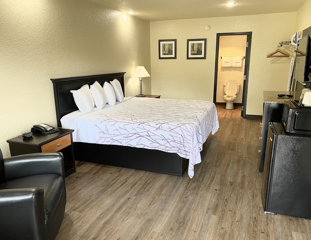 Travelers Inn Elizabeth City - photo 12