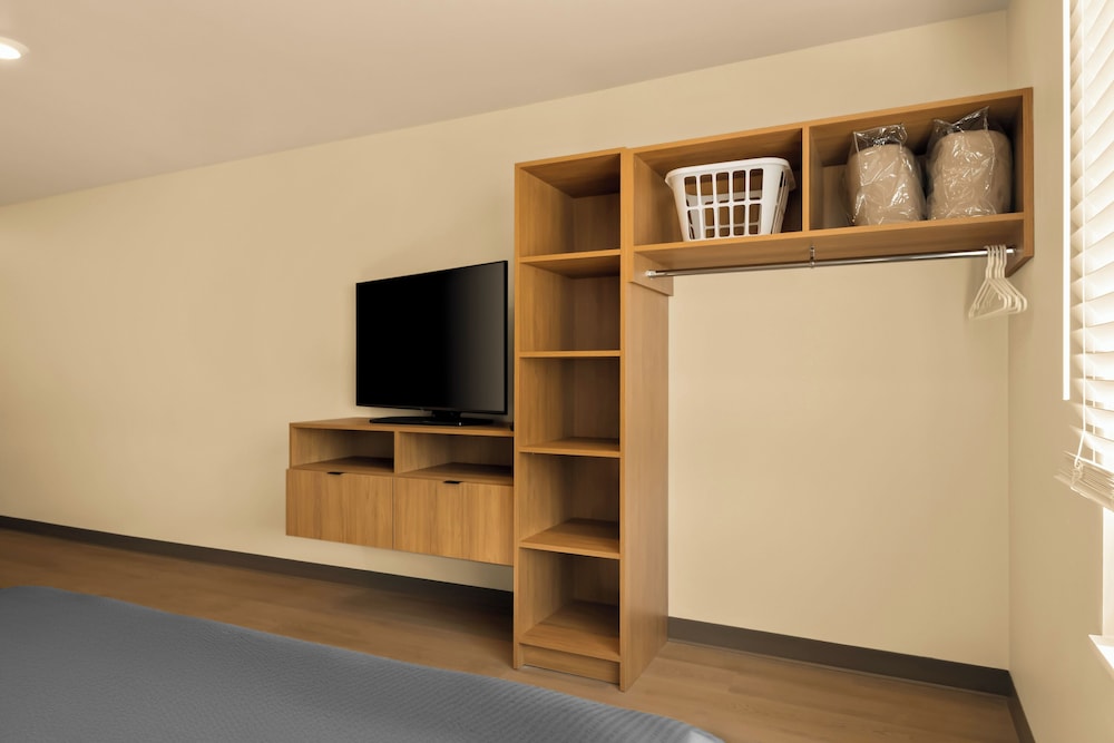 LivAway Suites Missoula - photo 11
