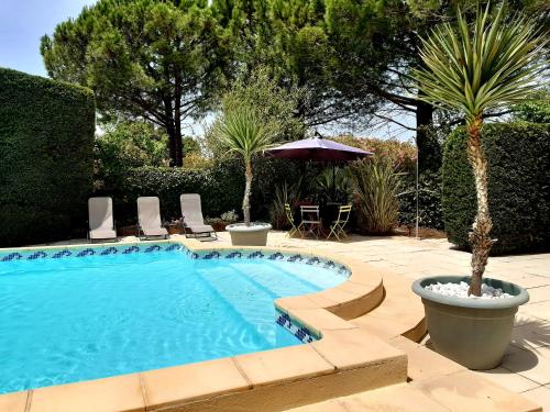 Magnifique maison de campagne au c ur d'un domaine viticole — 4-Star Luxury Hotel in Cazouls-Les-Beziers, France
