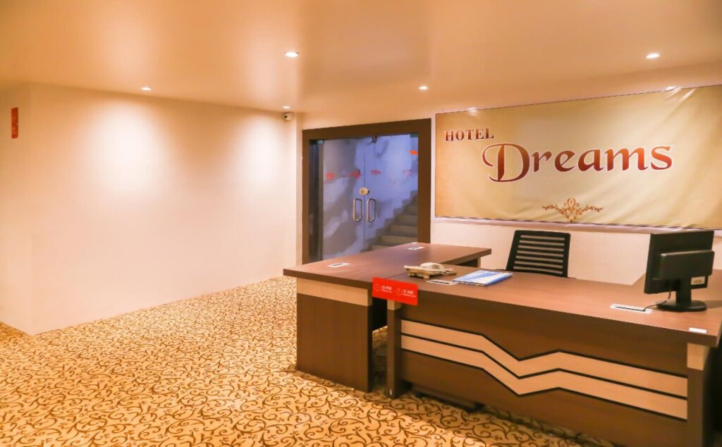 Townhouse Oak Hadapsar — 4-Star Luxury Hotel in Pune, India