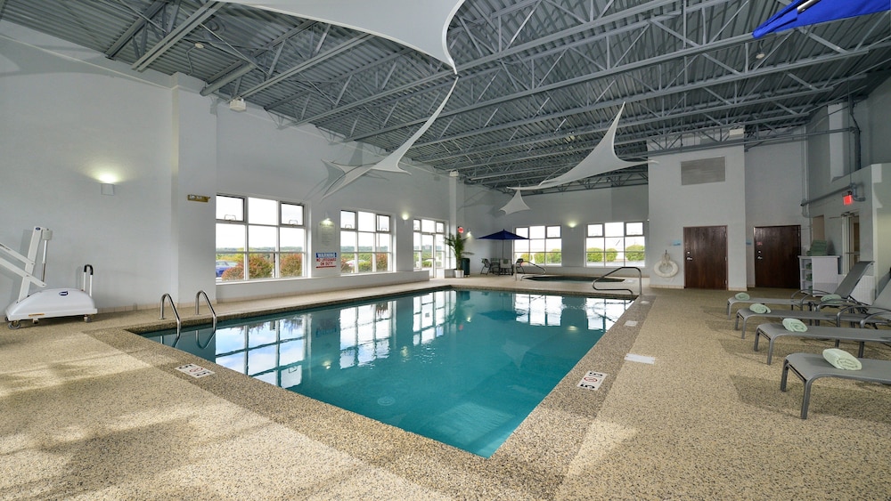 Holiday Inn Express Boston Milford by IHG - photo 17