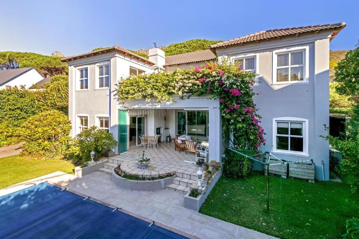 4 Bedroom Family Home Silvertree Estate Tokai