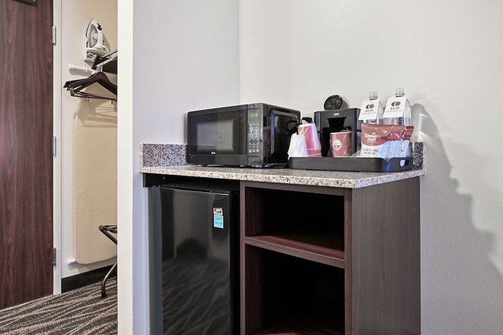 Cobblestone Hotel & Suites Mosinee - photo 47