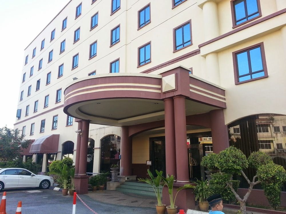 The Aston Hotel — hotel in Kampung Baharu Nilai
