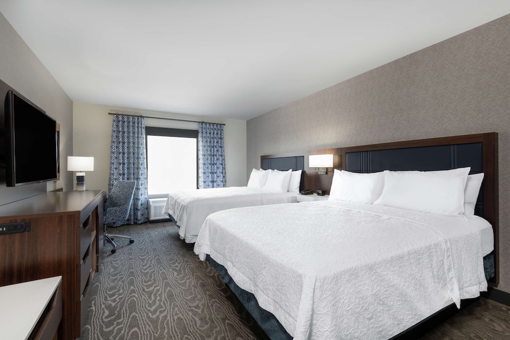 Hampton Inn & Suites Fort Wayne Downtown - photo 7