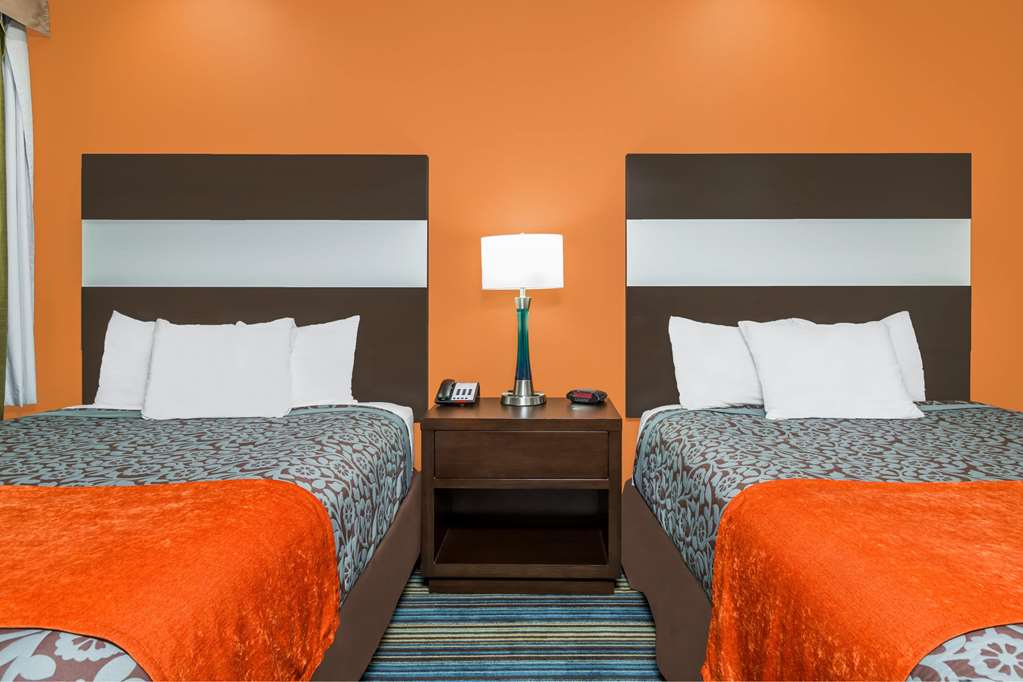 Days Inn & Suites by Wyndham Katy - photo 10