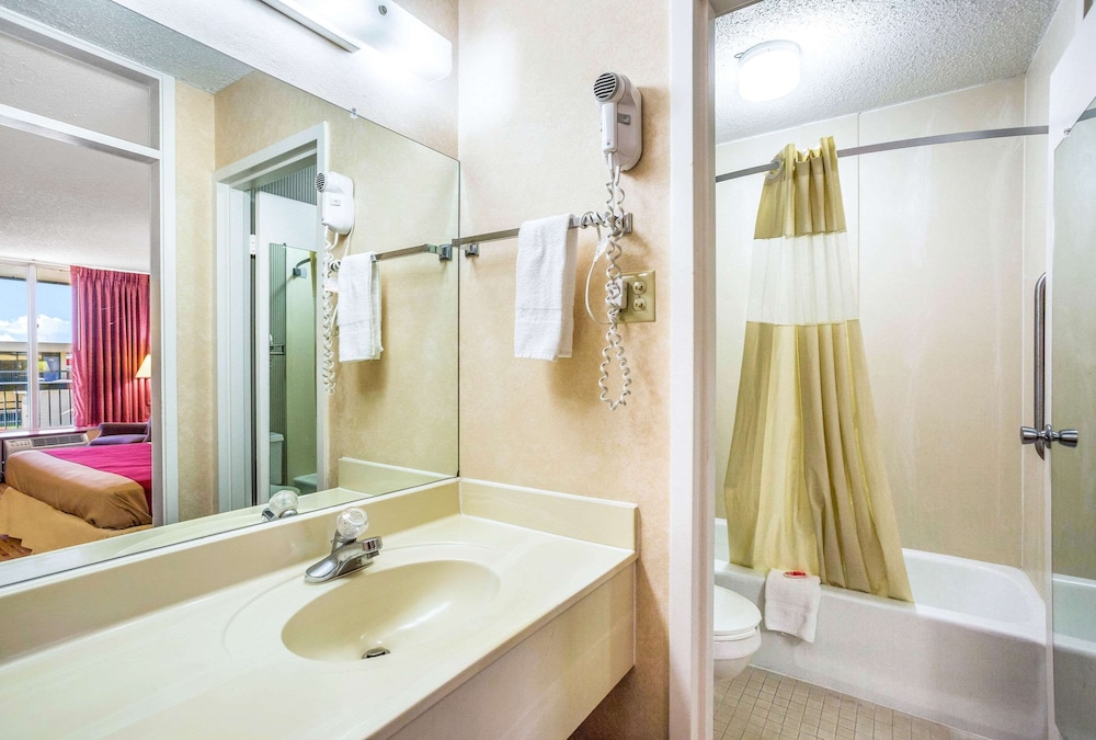 Econo Lodge Cave City - photo 20