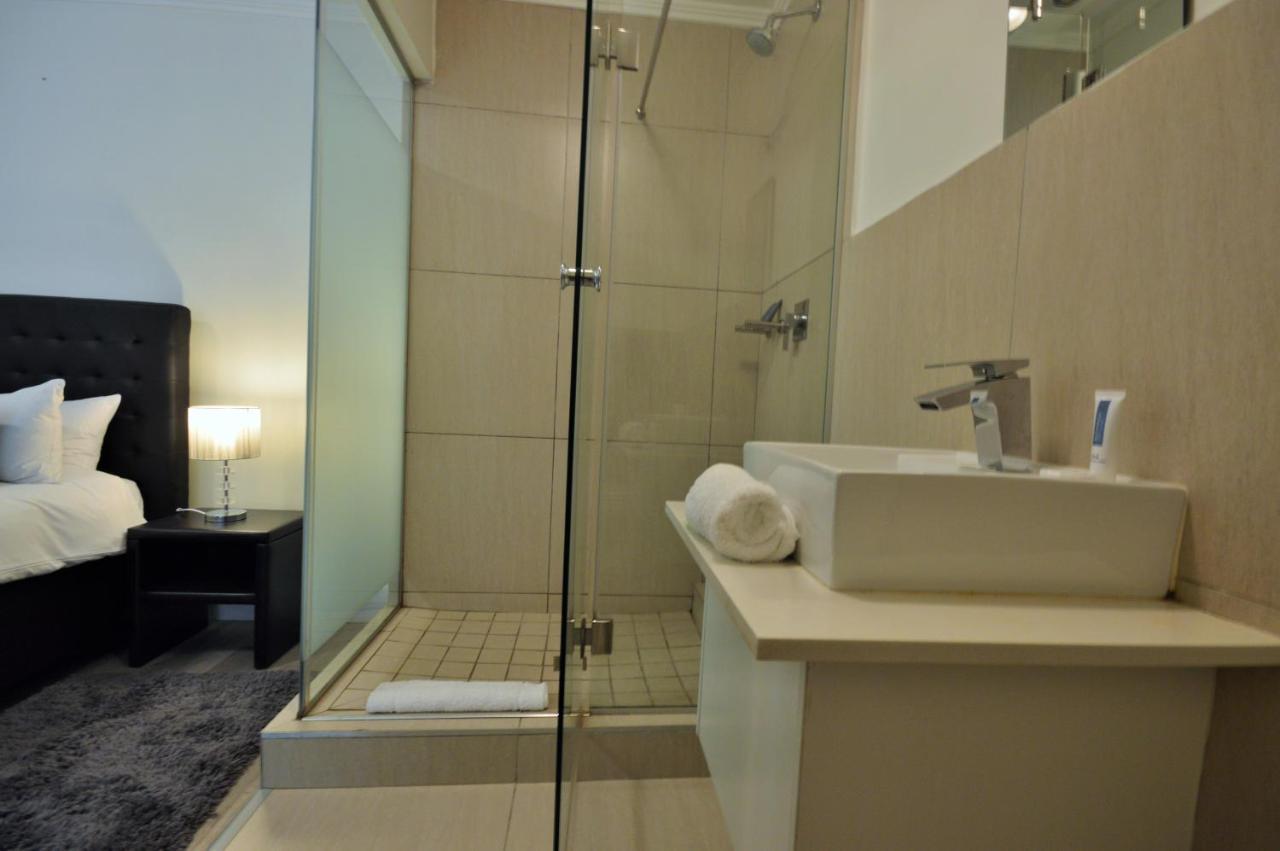 Quayside 1 Bedroom Apartment in Century City