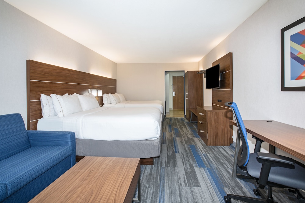 Holiday Inn Express Kansas City at the Legends by IHG - photo 6
