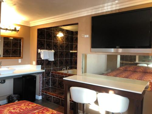 Flight Motel - photo 17