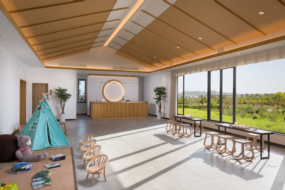 Bloom Over The Sea by JinSpecial — 4-Star Luxury Hotel in Zhoushan, People's Republic of China