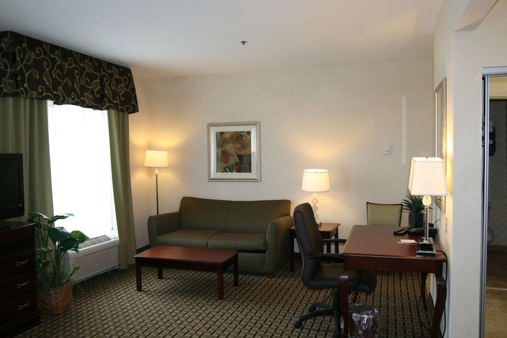 Hampton Inn & Suites Cleveland Mentor - photo 21