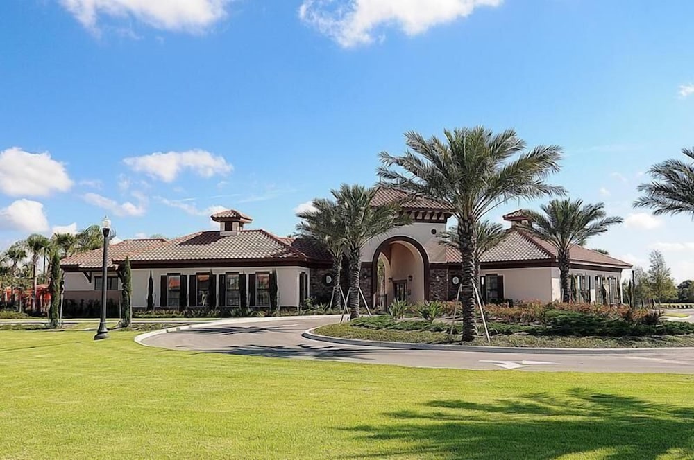 6 Bdrm 5 Bath in Solterra Resort - photo 29