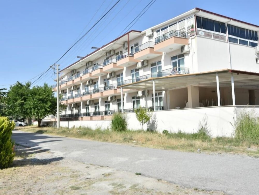 Ozden Apart Otel — hotel in Burhaniye