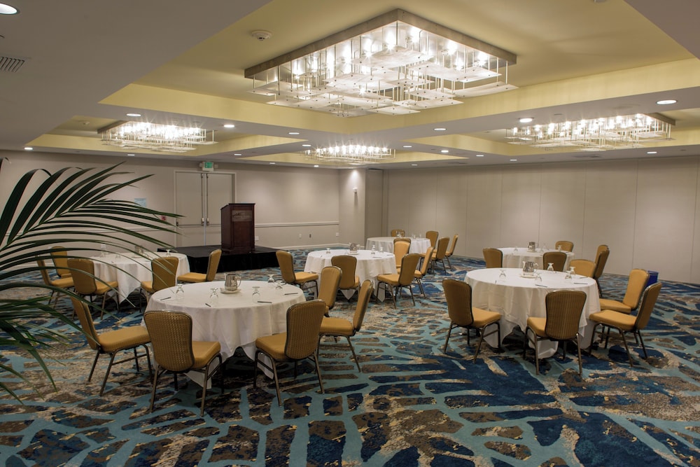 Crowne Plaza Ventura Beach by IHG - photo 130