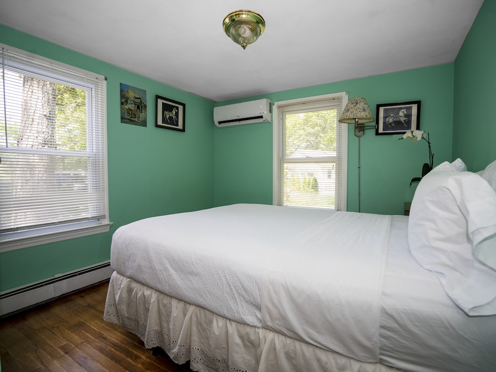 Hampton's Vacation Inn - photo 17