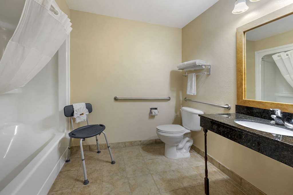 Best Western Plus Country Inn & Suites - photo 34