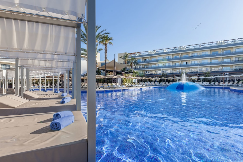Zafiro Palmanova - carbon neutral hotel in Calvia
