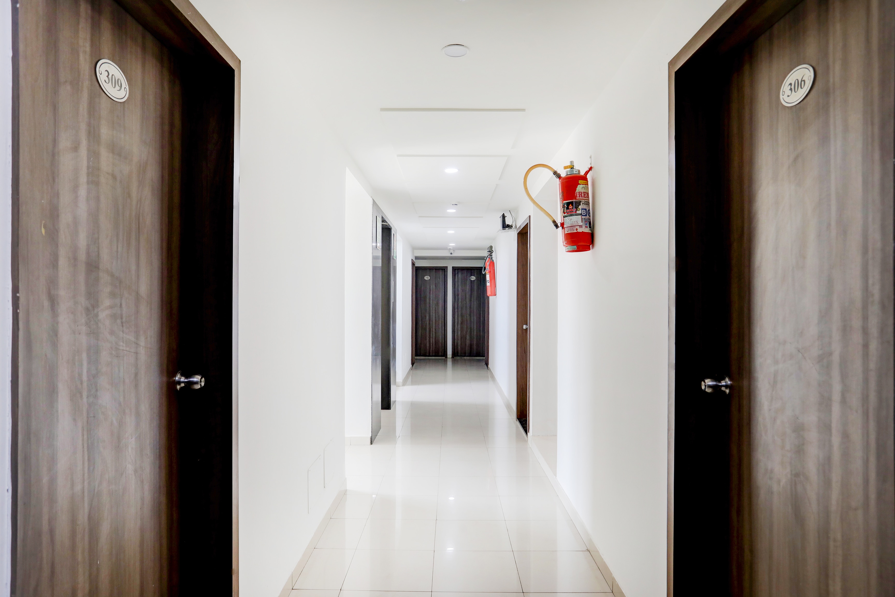 Hotel O Metro — Rajkot